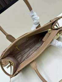 Picture of Prada Handbags _SKUfw187249127fw